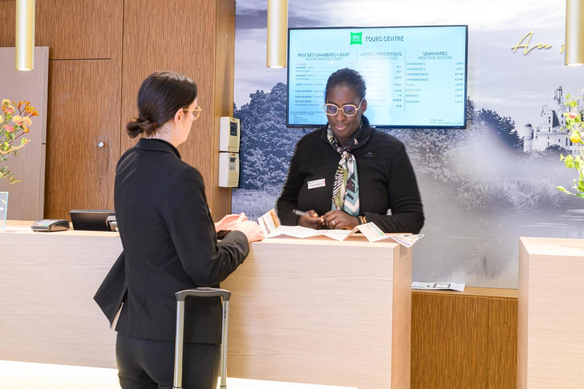Ibis Styles Tours Centre Hotel Exterior photo