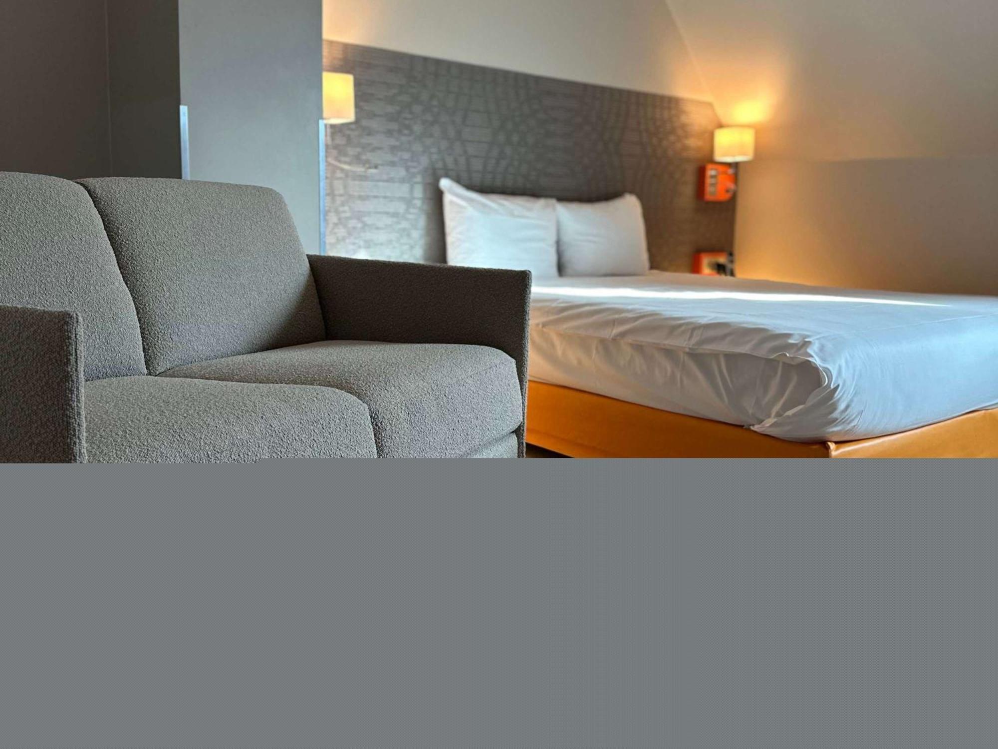 Ibis Styles Tours Centre Hotel Exterior photo